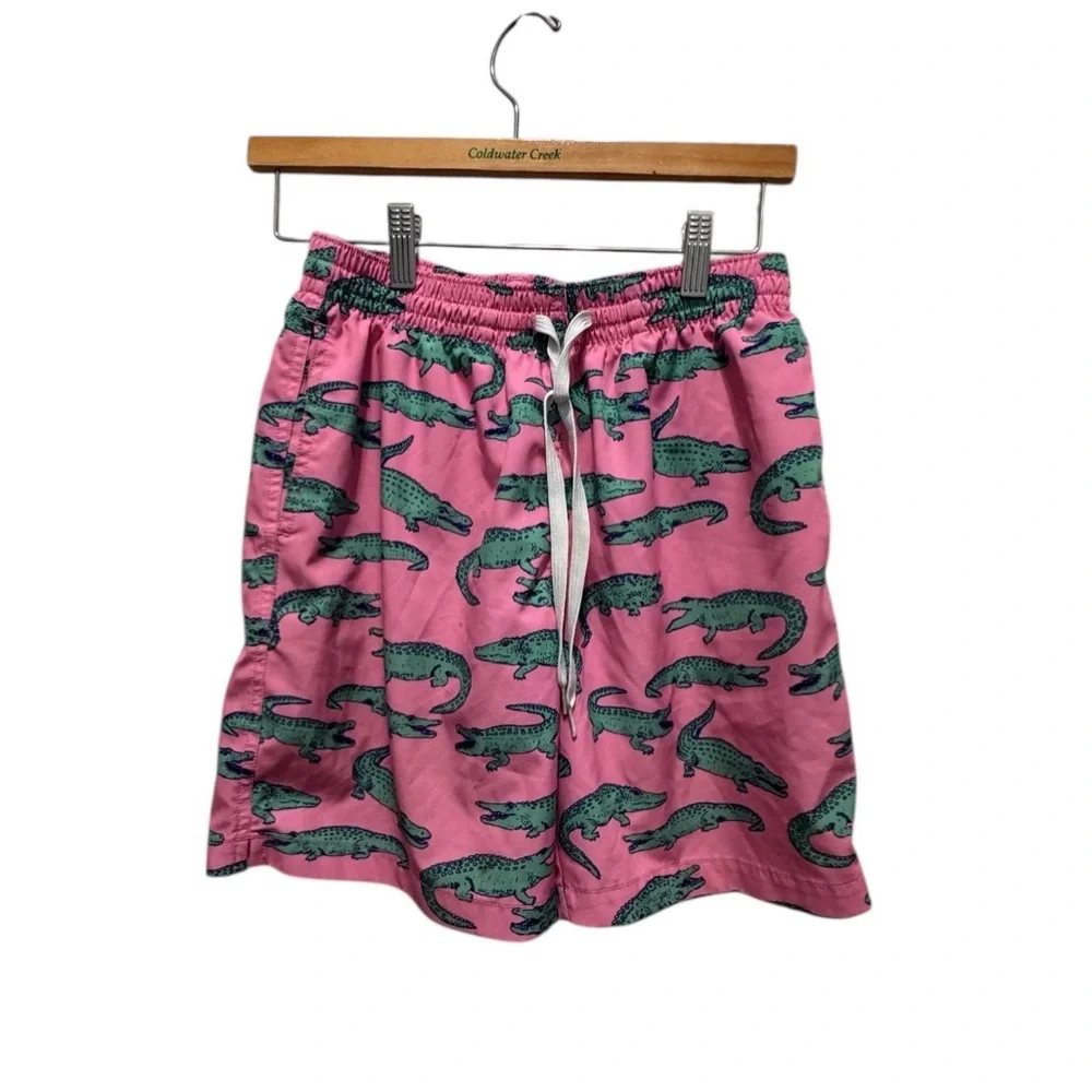 Chubbies Pink Shorts with Green Alligator Design size small 7”